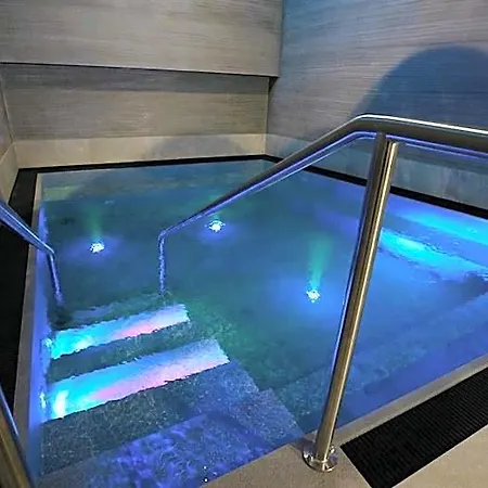 Wellnesshostel3000 אכסניה